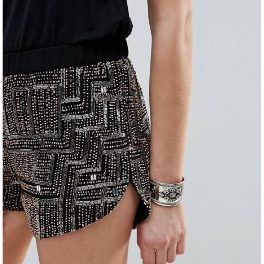 RAGA Under a spell embellished shorts